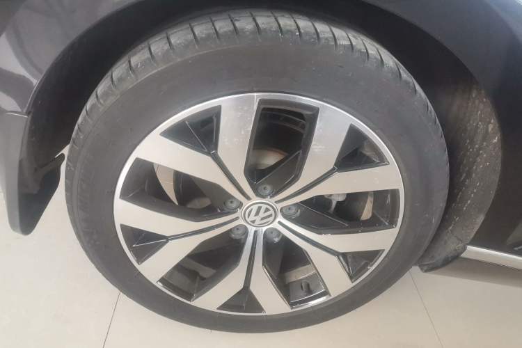 Used Volkswagen Magotan 2019 330TSI DSG Luxury Version China VI Standard Exterior 5