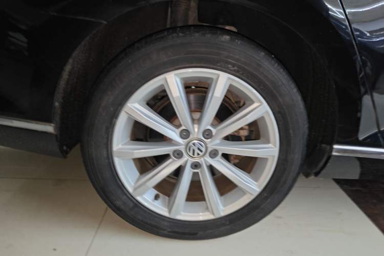 Used Volkswagen Magotan 2019 330TSI DSG Leading Model China VI Standard Exterior 5
