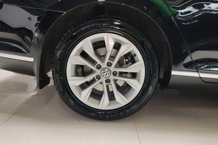Used Volkswagen Magotan 2019 330TSI DSG Luxury Version China VI Standard Exterior 8