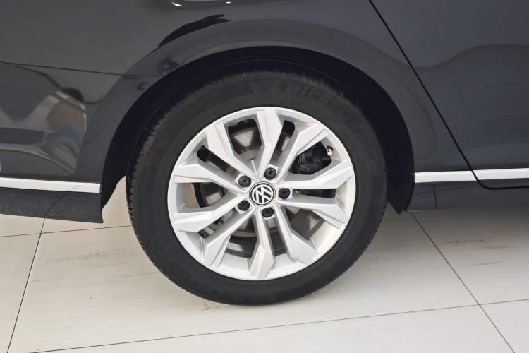 Used Volkswagen Magotan 2019 330TSI DSG Luxury Model China V Standard Exterior 8