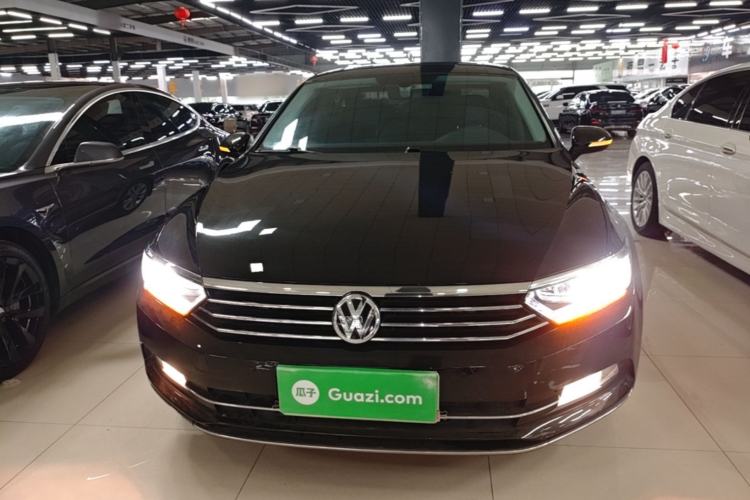 Used Volkswagen Magotan 2019 330TSI DSG Luxury Version China VI Standard Front