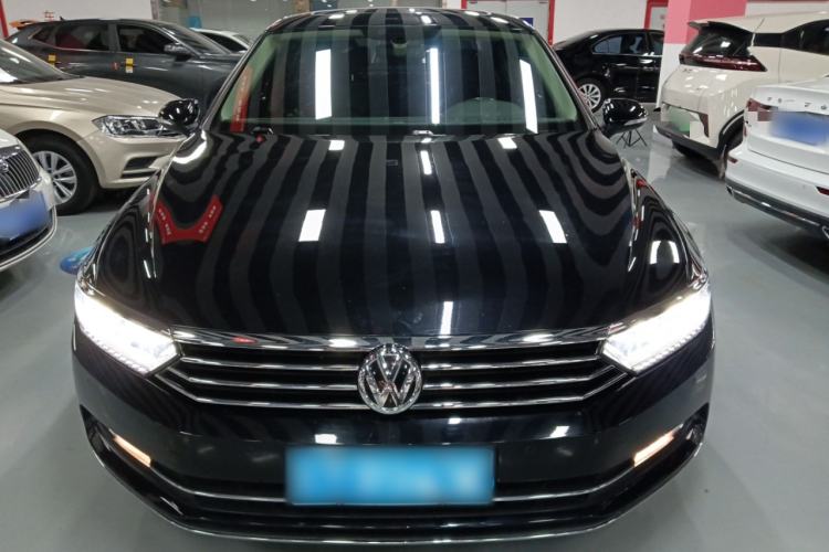 Used Volkswagen Magotan 2019 330TSI DSG Luxury Version China VI Standard Front