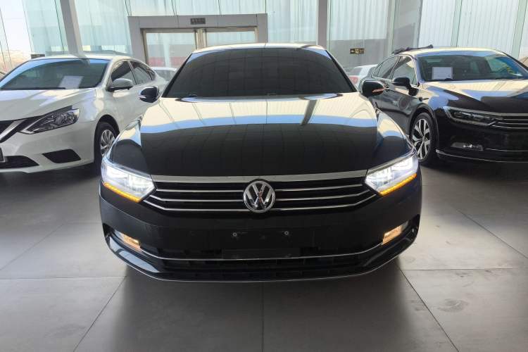 Used Volkswagen Magotan 2019 330TSI DSG Luxury Version China VI Standard Front
