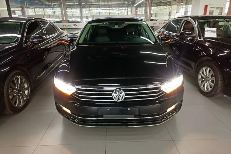 Used Volkswagen Magotan 2019 330TSI DSG Luxury Model China V Standard Front