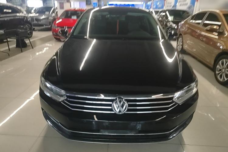 Used Volkswagen Magotan 2019 330TSI DSG Leading Edition China V Standard Front
