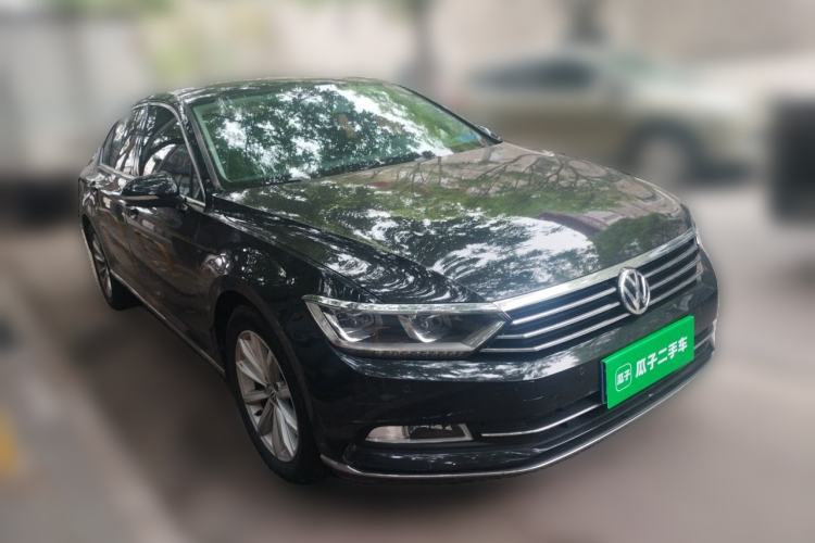Used Volkswagen Magotan 2019 330TSI DSG Leading Model China VI Standard Front Right 45 Deg