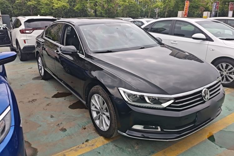 Used Volkswagen Magotan 2019 330TSI DSG Leading Model China VI Standard Front Right 45 Deg