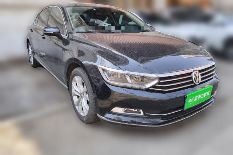 Used Volkswagen Magotan 2019 330TSI DSG Luxury Version China VI Standard Front Right 45 Deg