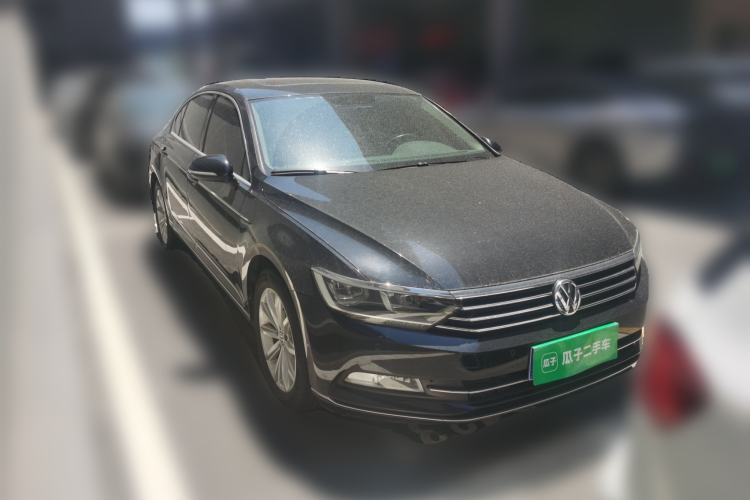 Used Volkswagen Magotan 2019 330TSI DSG Leading Model China VI Standard Front Right 45 Deg