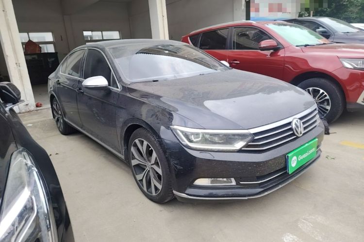 Used Volkswagen Magotan 2019 380TSI DSG Prestige Model China V Standard Front Right 45 Deg