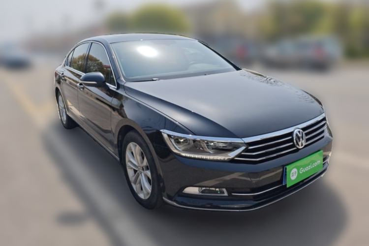 Used Volkswagen Magotan 2019 330TSI DSG Luxury Version China VI Standard Front Right 45 Deg