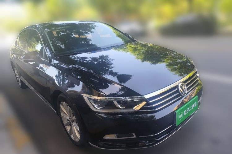 Used Volkswagen Magotan 2019 330TSI DSG Leading Model China VI Standard Front Right 45 Deg