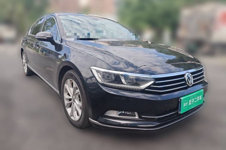 Used Volkswagen Magotan 2019 330TSI DSG Luxury Version China VI Standard Front Right 45 Deg