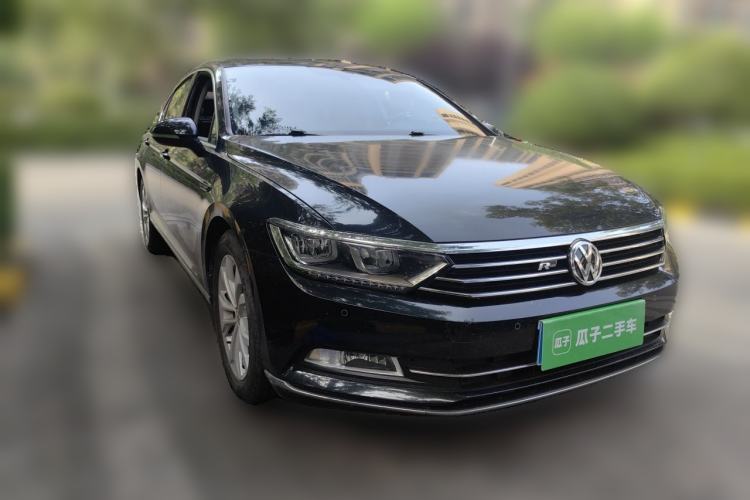 Used Volkswagen Magotan 2019 330TSI DSG Luxury Version China VI Standard Front Right 45 Deg