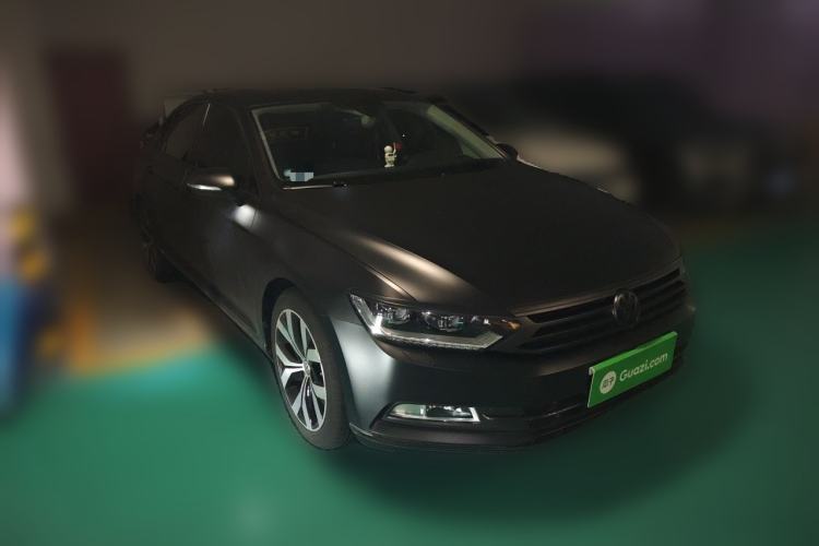 Used Volkswagen Magotan 2019 330TSI DSG Luxury Model China V Standard Front Right 45 Deg