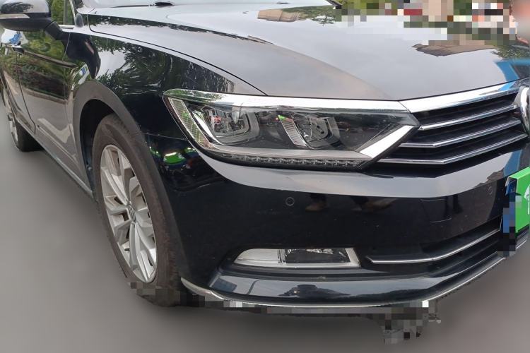 Used Volkswagen Magotan 2019 330TSI DSG Luxury Version China VI Standard Front Right 45 Deg