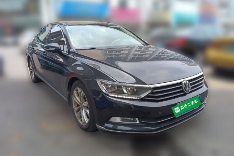 Used Volkswagen Magotan 2019 330TSI DSG Luxury Model China V Standard Front Right 45 Deg