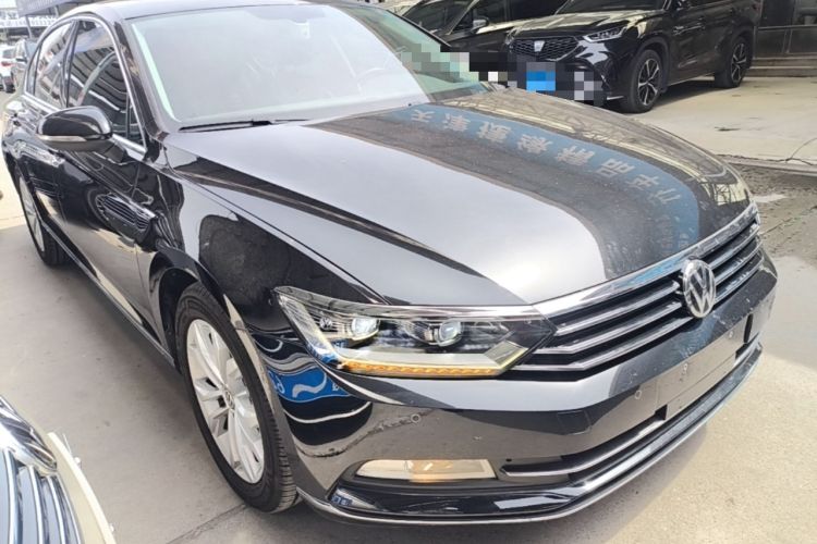 Used Volkswagen Magotan 2019 330TSI DSG Luxury Model China V Standard Front Right 45 Deg