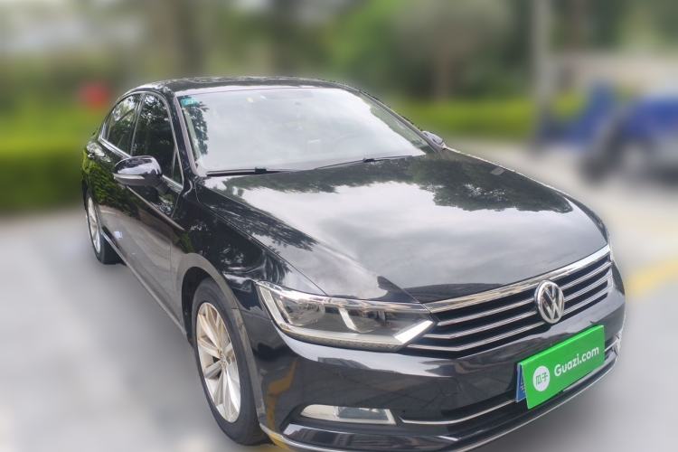 Used Volkswagen Magotan 2019 330TSI DSG Leading Edition China V Standard Front Right 45 Deg