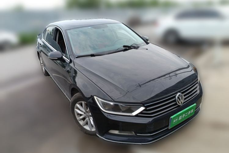 Used Volkswagen Magotan 2019 280TSI DSG Comfort Model China V Standard Front Right 45 Deg