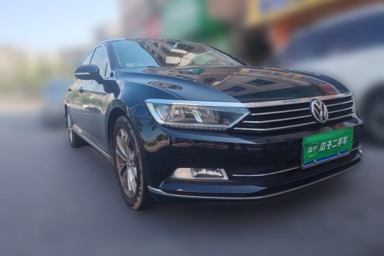 Used Volkswagen Magotan 2019 330TSI DSG Luxury Model China V Standard Front Right 45 Deg