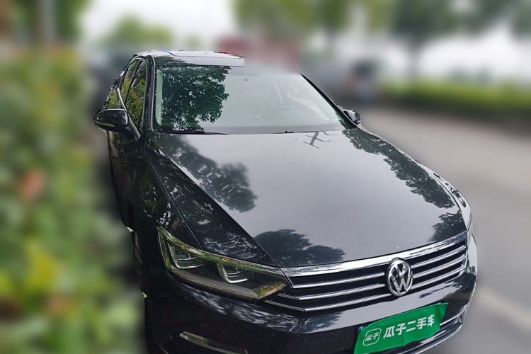 Used Volkswagen Magotan 2019 330TSI DSG Leading Model China VI Standard Front Right 45 Deg