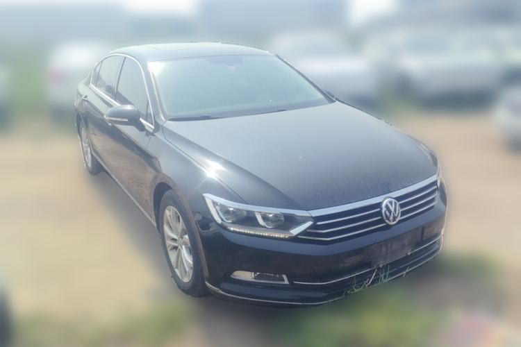 Used Volkswagen Magotan 2019 330TSI DSG Luxury Model China V Standard Front Right 45 Deg