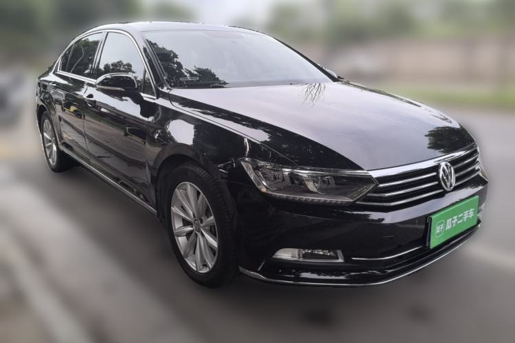 Used Volkswagen Magotan 2019 330TSI DSG Leading Edition China V Standard Front Right 45 Deg