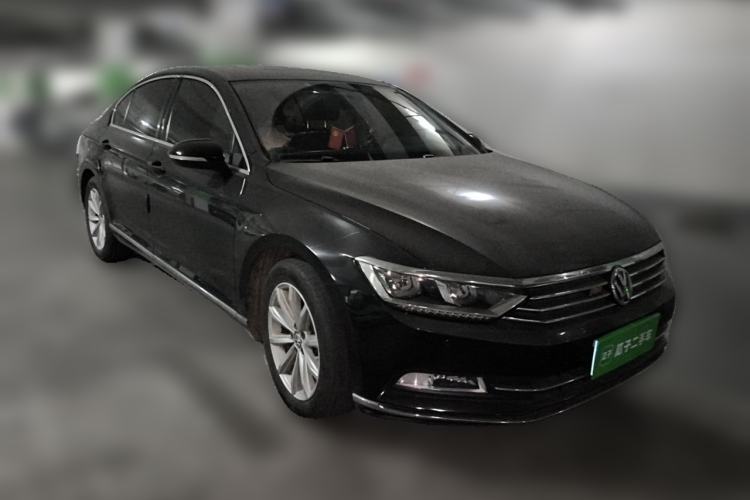 Used Volkswagen Magotan 2019 330TSI DSG Leading Model China VI Standard Front Right 45 Deg