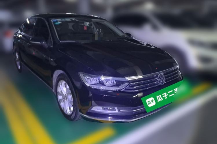 Used Volkswagen Magotan 2019 330TSI DSG Luxury Model China V Standard Front Right 45 Deg