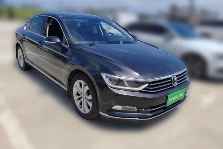 Used Volkswagen Magotan 2019 330TSI DSG Luxury Version China VI Standard Front Right 45 Deg