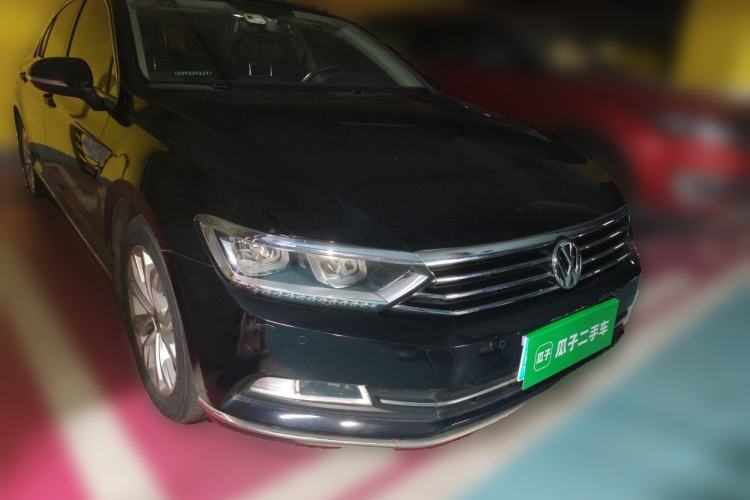 Used Volkswagen Magotan 2019 330TSI DSG Luxury Model China V Standard Front Right 45 Deg