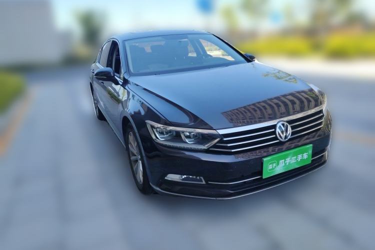 Used Volkswagen Magotan 2019 330TSI DSG Leading Model China VI Standard Front Right 45 Deg