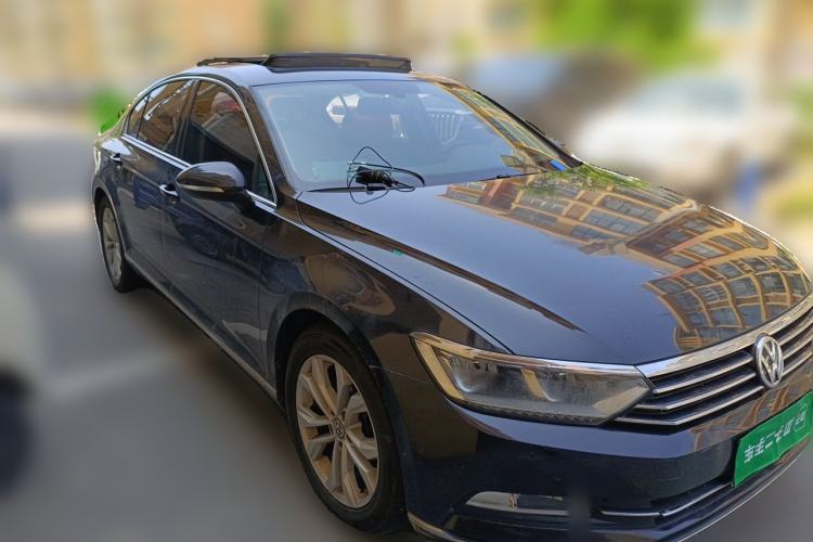 Used Volkswagen Magotan 2019 330TSI DSG Luxury Model China V Standard Front Right 45 Deg