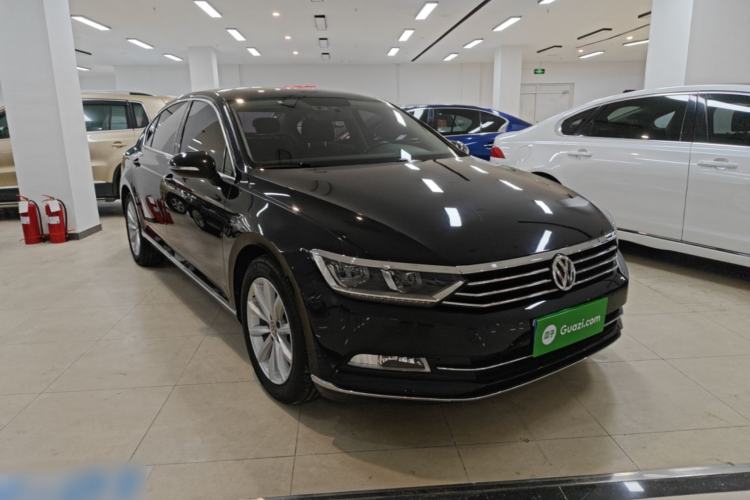 Used Volkswagen Magotan 2019 330TSI DSG Leading Edition China V Standard Front Right 45 Deg