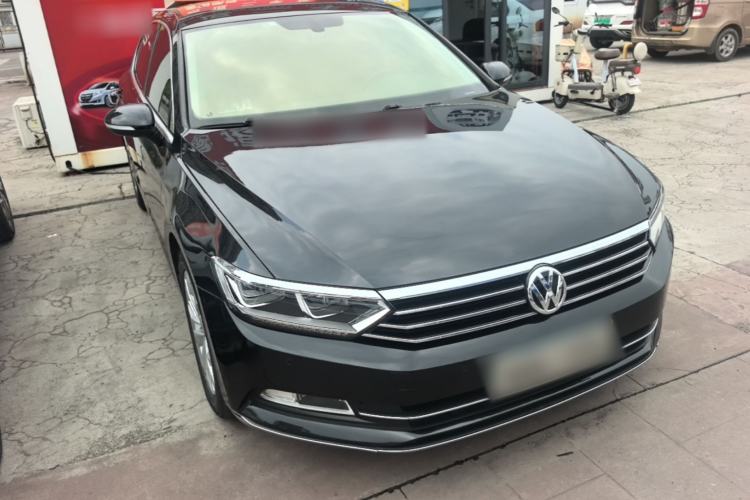 Used Volkswagen Magotan 2019 330TSI DSG Luxury Model China V Standard Front Right 45 Deg