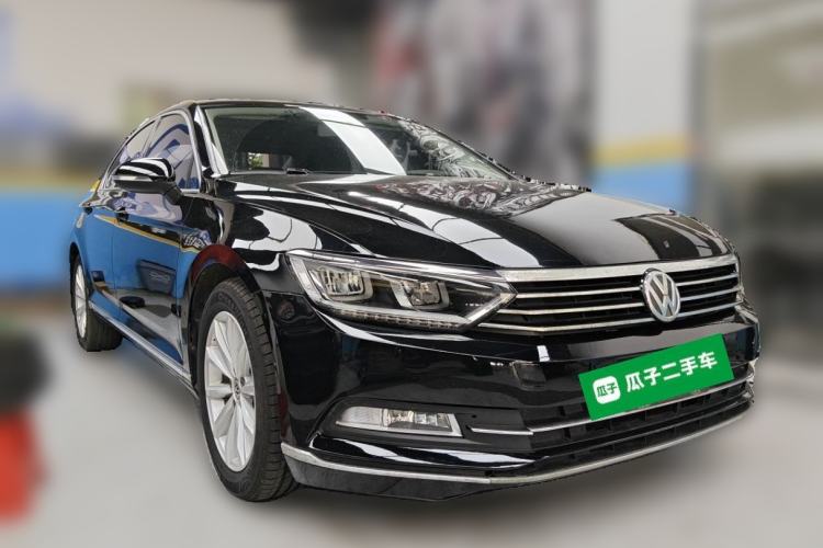 Used Volkswagen Magotan 2019 330TSI DSG Leading Edition China V Standard Front Right 45 Deg