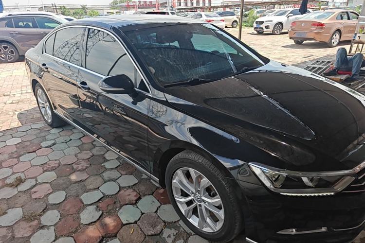 Used Volkswagen Magotan 2019 330TSI DSG Luxury Version China VI Standard Front Right 45 Deg