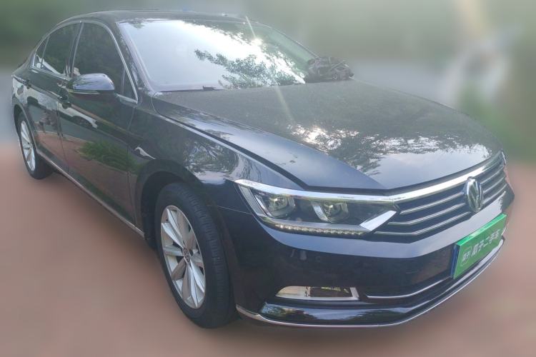 Used Volkswagen Magotan 2019 330TSI DSG Leading Model China VI Standard Front Right 45 Deg