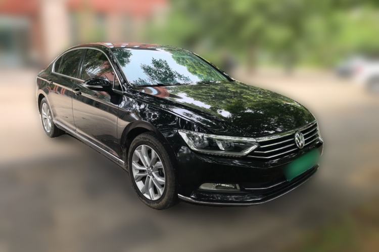 Used Volkswagen Magotan 2019 330TSI DSG Luxury Version China VI Standard Front Right 45 Deg
