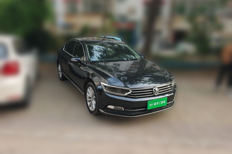 Used Volkswagen Magotan 2019 280TSI DSG Leading Model China V Standard Front Right 45 Deg