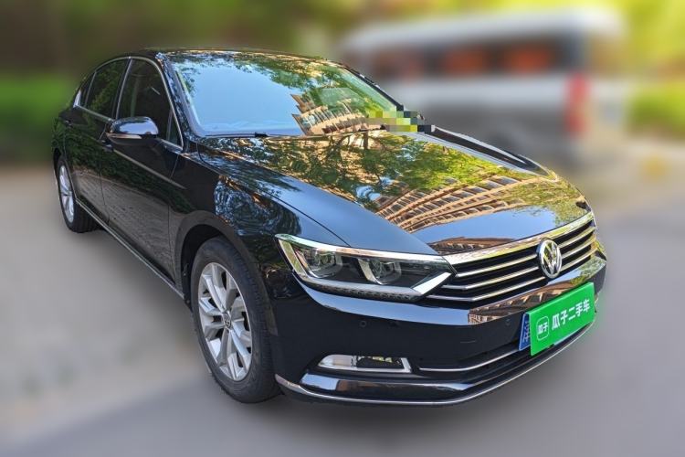Used Volkswagen Magotan 2019 330TSI DSG Luxury Version China VI Standard Front Right 45 Deg