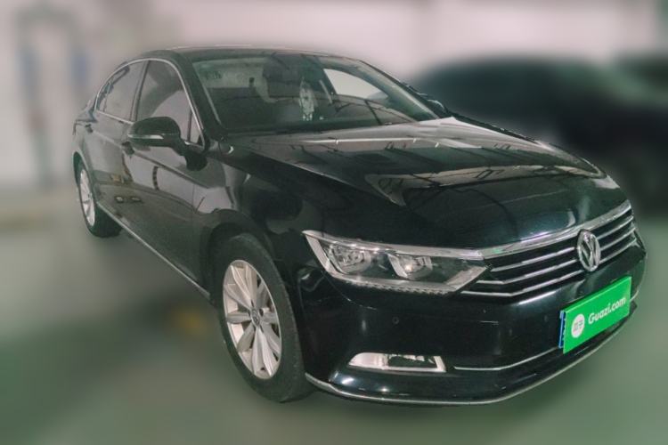 Used Volkswagen Magotan 2019 330TSI DSG Leading Model China VI Standard Front Right 45 Deg