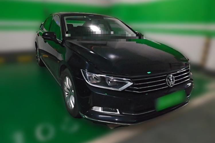 Used Volkswagen Magotan 2019 280TSI DSG Comfort Model China VI Standard Front Right 45 Deg