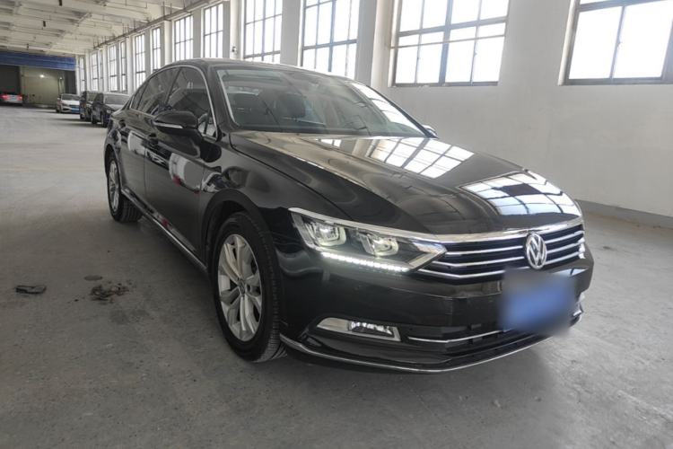Used Volkswagen Magotan 2019 330TSI DSG Luxury Version China VI Standard Front Right 45 Deg
