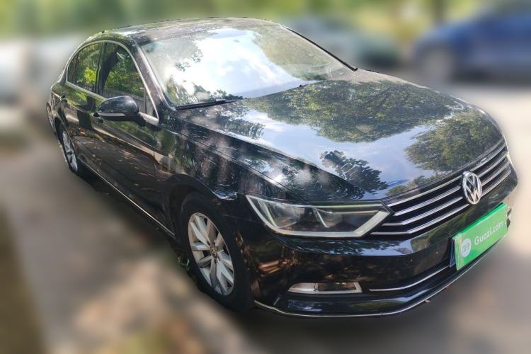 Used Volkswagen Magotan 2019 280TSI DSG Comfort Model China V Standard Front Right 45 Deg