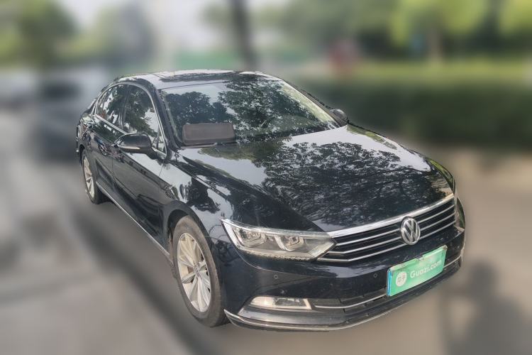 Used Volkswagen Magotan 2019 330TSI DSG Leading Edition China V Standard Front Right 45 Deg