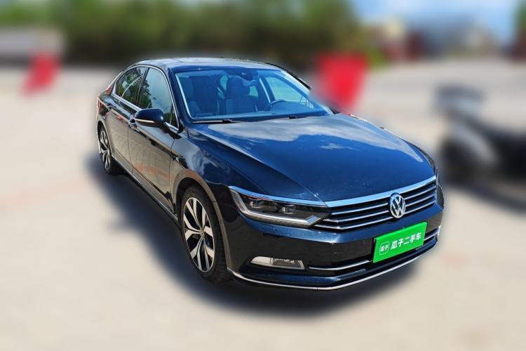 Used Volkswagen Magotan 2019 330TSI DSG Luxury Model China V Standard Front Right 45 Deg