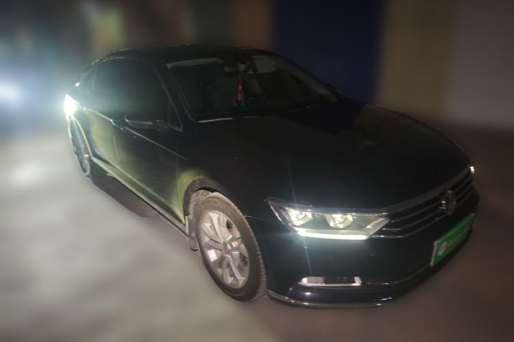 Used Volkswagen Magotan 2019 380TSI DSG Luxury Model China V Standard Front Right 45 Deg