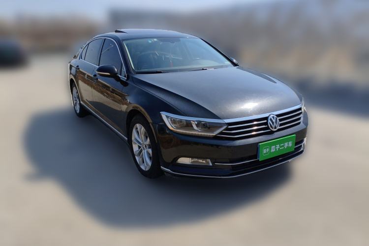 Used Volkswagen Magotan 2019 330TSI DSG Luxury Model China V Standard Front Right 45 Deg